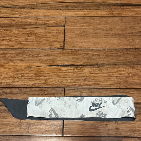 Nike Head Tie Headband Gray Reversible - Picture 2 of 4